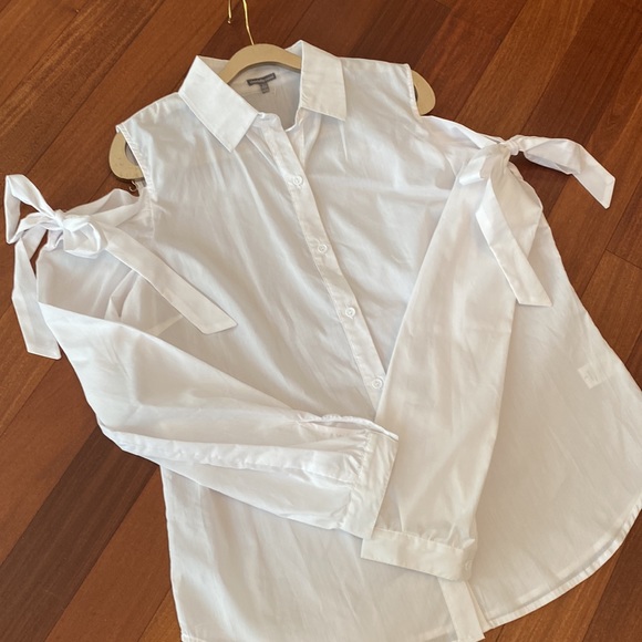 Charlotte Russe ladies, white button down with open shoulders and bow ties - Picture 1 of 10